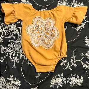 Shen mexican style yellow onesie with lace flower embroidery, size 74